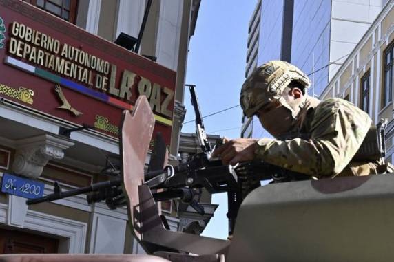 Tentativa de golpe é contida na Bolívia com movimento popular e troca de comandantes militares - foto 4