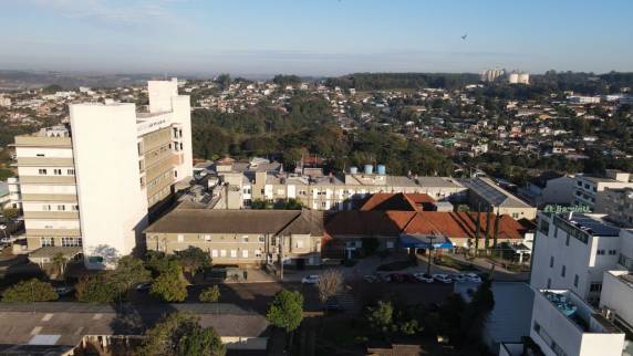 Com três unidades de atendimento, serviços de referência regional e estadual, o Vida & Saúde comemora quase nove décadas de história com uma promissora projeção de crescimento.