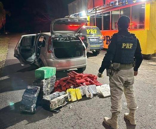 Policiais saíram em busca do carro, que foi interceptado dentro da cidade de Santiago.