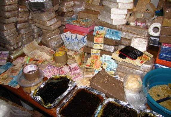 Polícia Civil apreende cerca de meia tonelada de cocaína no bairro Mathias Velho, em Canoas - foto 2