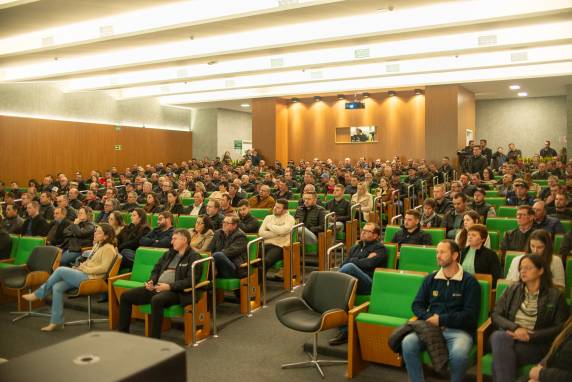 Sicredi lança Plano Safra com palestra de Marco Ripoli, criador do programa #oagronãopara - foto 4