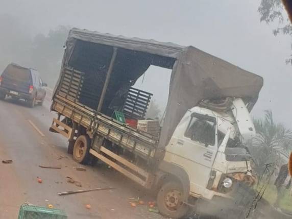 Colisão frontal envolve dois caminhões na RS-344 em Santa Rosa - foto 3