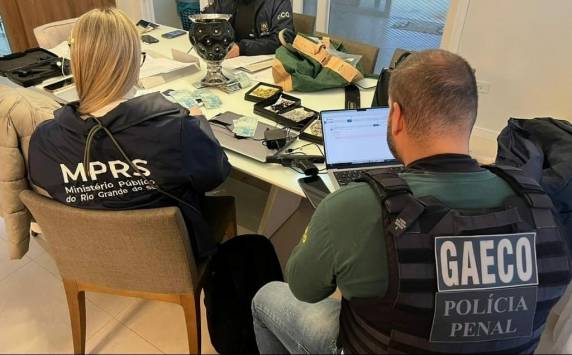 O casal teria utilizado o método de rifas virtuais, o que é considerado crime