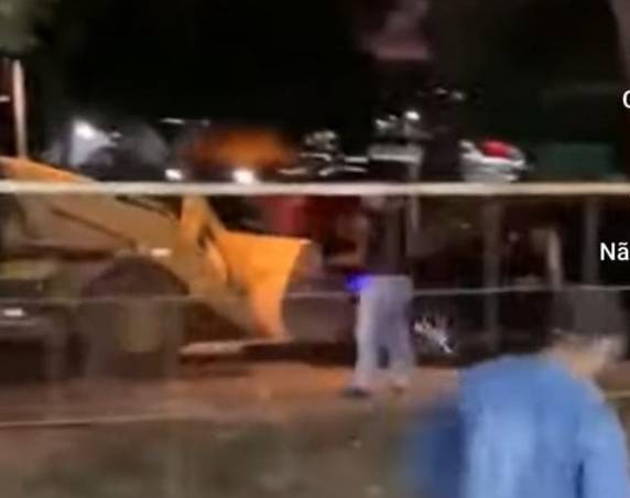 O caso aconteceu na manhã de domingo (14) no penúltimo dia da Vaquejada de Juazeiro do Norte, festa tradicional da região. Elosmar Franco de Barros, o responsável pelo incidente, teve a prisão em flagrante convertida em preventiva