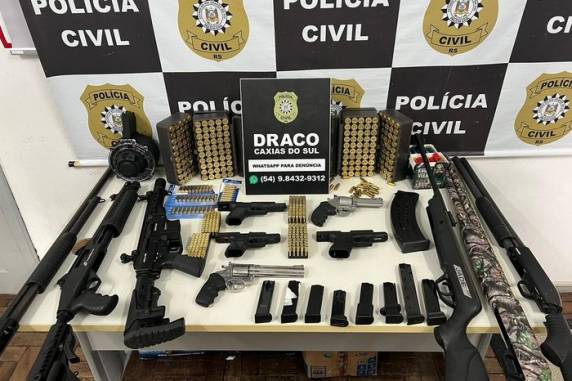 Guerra ao Terror é executada nesta quarta-feira pela Delegacia de Repressão às Ações Criminosas Organizadas (Draco). Dos armamentos apreendidos, cinco eram longos, segundo a polícia