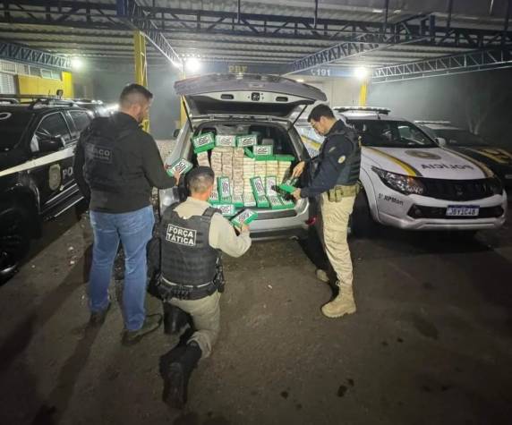 A ação aconteceu na madrugada deste domingo (21), na BR-287, em Santiago.