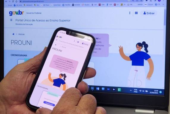 Site falso retirado do ar na quarta-feira (24) cobrava taxa de candidatos. Ministério enfatiza que o canal oficial é o Portal Único de Acesso