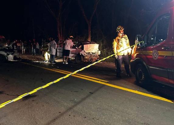 Colisão frontal entre dois veículos deixa duas pessoas mortas na RS-344, em Porto Mauá - foto 3