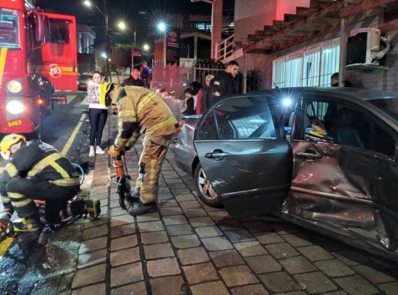 Segundo informações obtidas pelo repórter policial João Victor Lopes, o trânsito em ambas as ruas estava com grande fluxo de veículos, quando houve uma parada na Rua Paissandu
