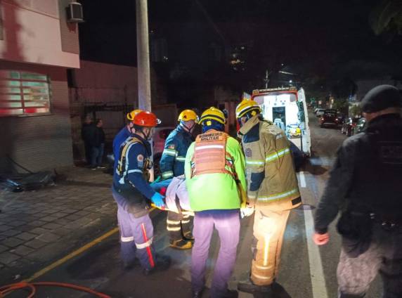 Casal fica ferido em acidente de trânsito em Passo Fundo - foto 3