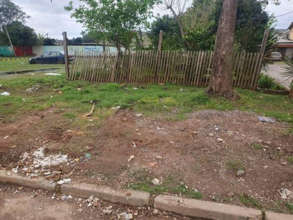 Menina de nove anos, cuja identidade não foi divulgada, foi localizada por um reciclador, no bairro Santa Rita. Cadáver não tinha sinais de violência, de acordo com a perícia