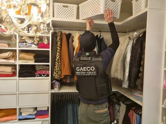Em sete cidades: GAECO/MPRS faz operação com mais de 300 agentes para combater lavagem de dinheiro de facção gaúcha - foto 3