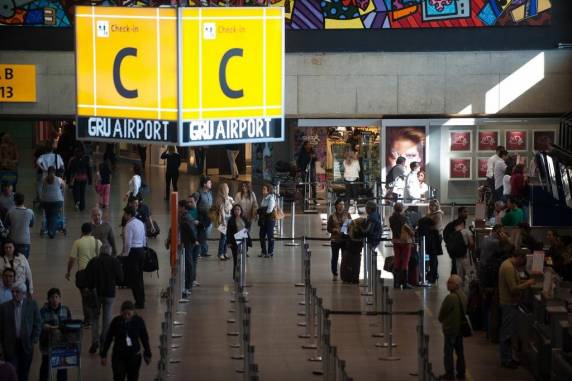 Incidentes aéreos consecutivos mobilizaram serviços de emergência em aeroportos de São Paulo. Companhias garantem que pousos foram seguros