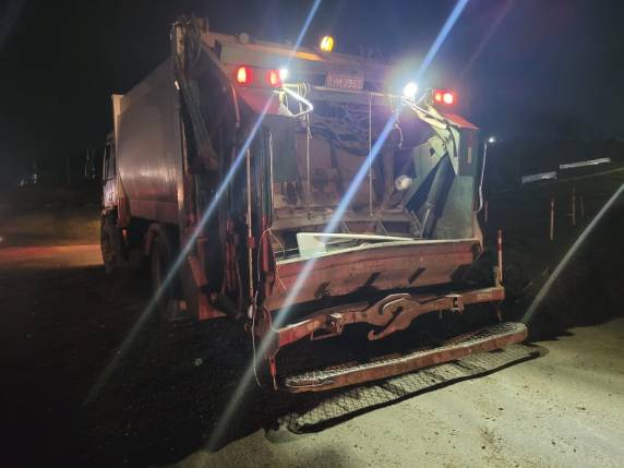 Colisão traseira envolve carreta e caminhão na BR-386 em Soledade - foto 2