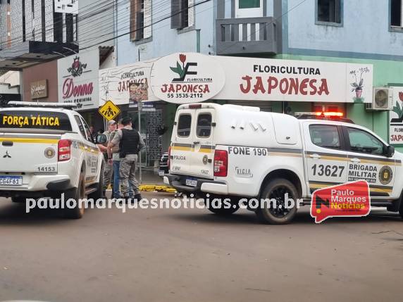 Elementos foram surpreendidos quando ingressaram em uma relojoaria para assaltar