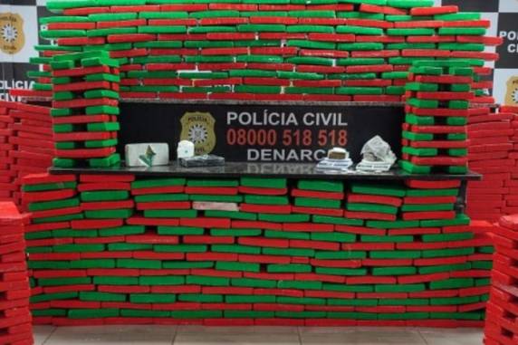 Droga foi encontrada no interior de uma residência, no bairro Imperial Parque, junto com um quilo e crack e outro de cocaína. Suspeito detido é o proprietário do local