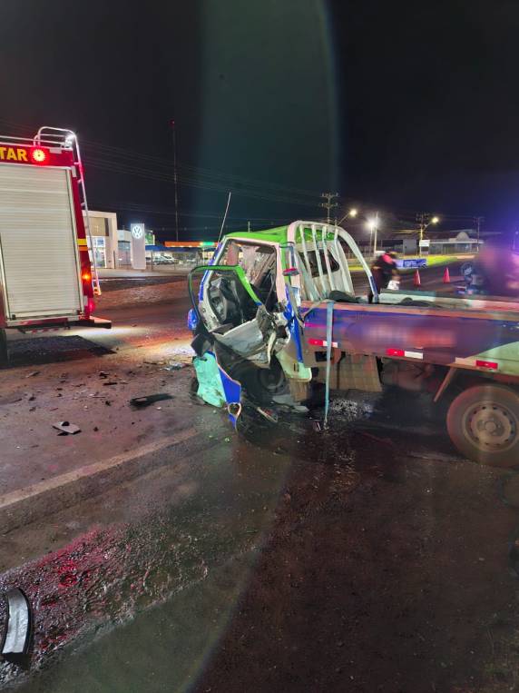 Homem morre após colisão entre carro e caminhão de gás na BR-285, em Ijuí - foto 2