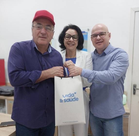 O  parlamentar tratou sobre o andamento de projetos e dos recursos extraordinários recebidos pelas instituições de saúde do Rio Grande do Sul em função das enchentes.