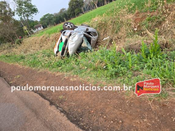 Câmera de monitoramento flagra capotagem de veículo na BR-468, em Bom Progresso - foto 2
