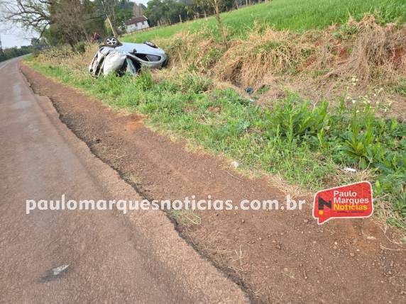 Câmera de monitoramento flagra capotagem de veículo na BR-468, em Bom Progresso - foto 4