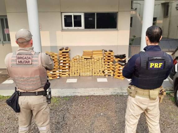 O motorista do carro, natural de Florianópolis, já possuía antecedentes por posse de drogas e estelionato