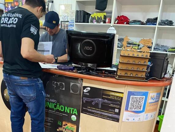DRACO de Santo Ângelo e policiais civis de Giruá, cumprem mandados de busca e apreensão - foto 3