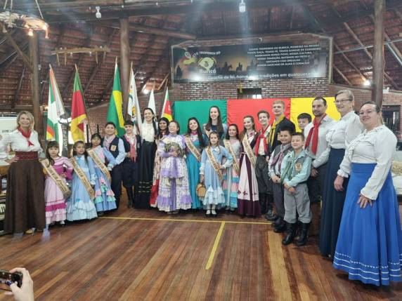 1ª Vara Judicial da Comarca de Três de Maio realizou Audiência Crioula em homenagem a Semana Farroupilha - foto 4