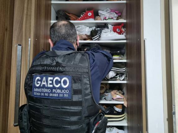 Mais de 40 agentes das duas instituições cumpriram seis mandados de prisão e sete de busca e apreensão em nove alvos nas cidades de Porto Alegre, Esteio e Alvorada.