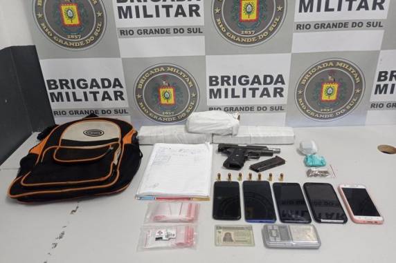 Os detidos são dois homens e duas mulheres. Conforme o Batalhão de Choque, o grupo já possuía antecedentes criminais, inclusive por homicídio