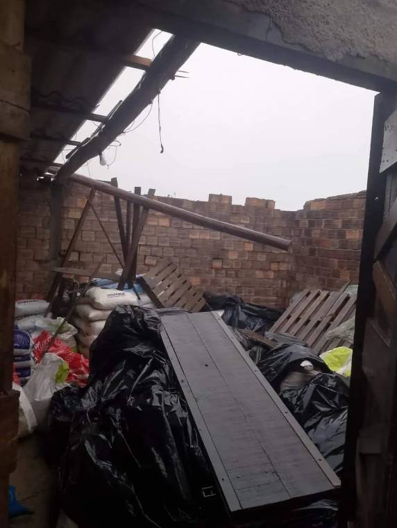 Temporal e vento de 100 km/h deixam casas destelhadas em Camaquã; prefeitura declara emergência - foto 3