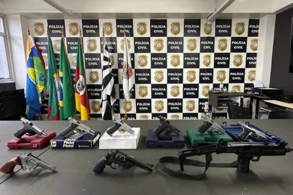 Polícia investiga como arsenal foi parar nas mãos de grupo especializado no golpe do bilhete - foto 4