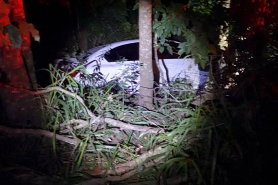 Dois homens estavam no carro que saiu da pista no trajeto entre Três de Maio e Horizontina