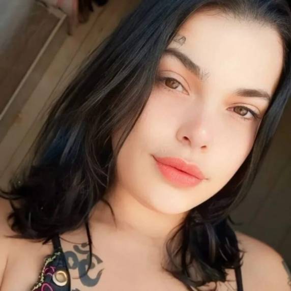 O delegado responsável pelo caso, Gerri Adriani, informou que a mulher residia no município onde o corpo foi localizado.