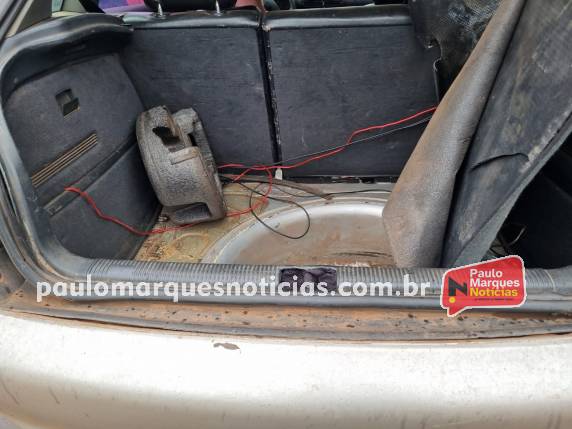 Após tentativa de abordagem veículo se envolve em acidente e droga é apreendida pela Polícia Civil, em Três de Maio - foto 2