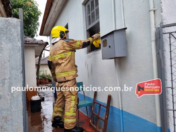 Panela esquecida no fogão movimenta o Corpo de Bombeiros, em Três de Maio - foto 4
