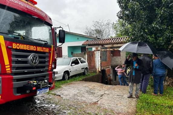 Corpo de mulher estava em estado avançado de decomposição. A Polícia Civil investiga o caso