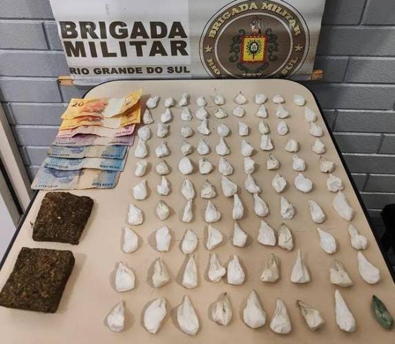 Foi apreendido uma grane quantidade de de drogas