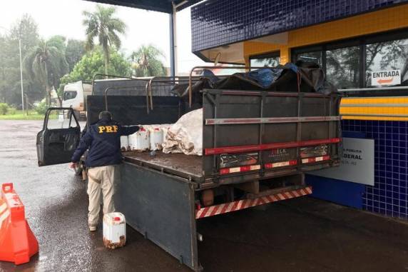 Número é menor do que no ano passado, quando foram recolhidas 14,2 toneladas de herbicidas clandestinos. Volume ainda é considerado expressivo pelas autoridades
