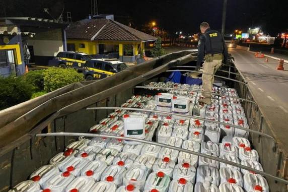 Número é menor do que no ano passado, quando foram recolhidas 14,2 toneladas de herbicidas clandestinos. Volume ainda é considerado expressivo pelas autoridades