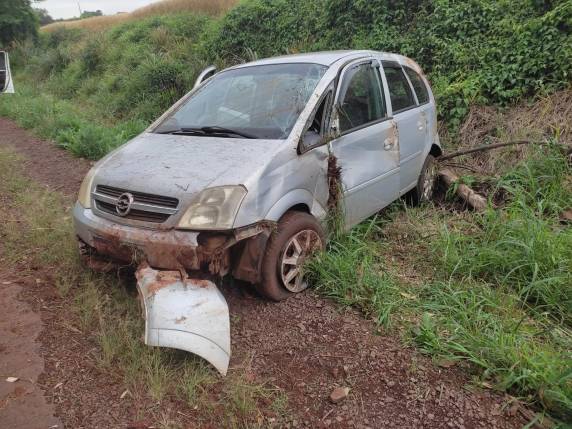 Mulher fica ferida após capotar veículo na RS-342 - foto 3