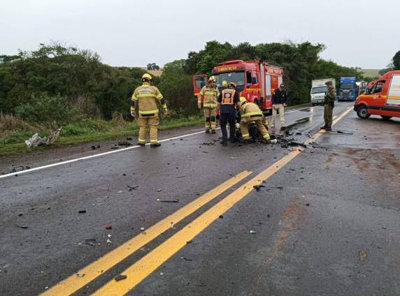 Colisão envolvendo quatro veículos deixa dois feridos na BR 285 entre Passo Fundo e Carazinho - foto 2