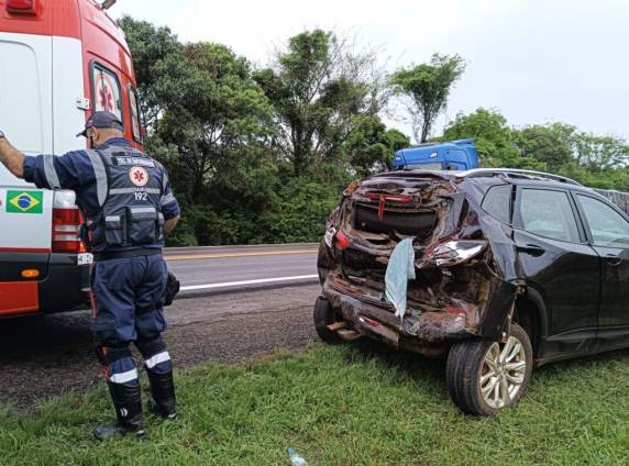Colisão envolvendo quatro veículos deixa dois feridos na BR 285 entre Passo Fundo e Carazinho - foto 3