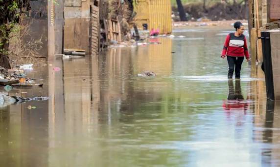 A Operação Dilúvio mira um funcionário da Caixa Econômica Federal em Praia Grande, município do litoral de São Paulo, que seria o autor dos desvios