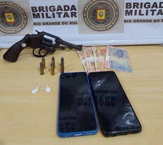 O homem que conduzia um veículo foi preso e conduzido ao presídio de Santa Rosa