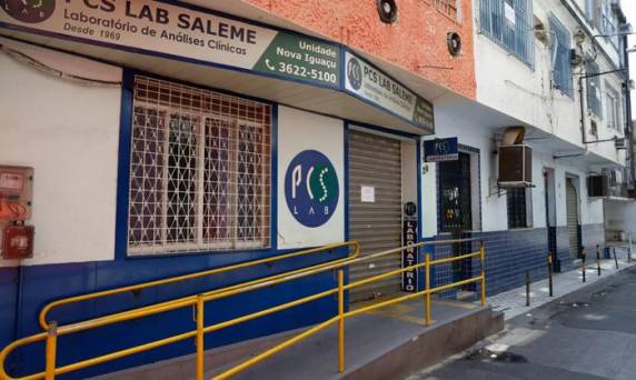 Segundo a polícia, Adriana Vargas dos Anjos foi quem deu a ordem para economizar no controle de qualidade. Conforme as investigações, essa economia resultou em uma falha operacional