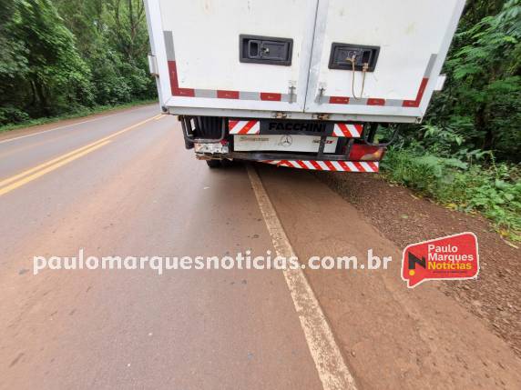 Colisão traseira envolve caminhão e caminhonete na RS-342 em Três de Maio - foto 2