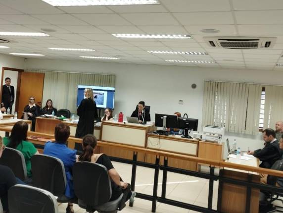 A mulher foi morta quando estava em casa, em março de 2019
