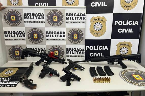 Dupla que vivia em Erechim foi presa por suspeita de tráfico e participação em organização criminosa. Ação aconteceu na manhã desta quarta-feira (30)