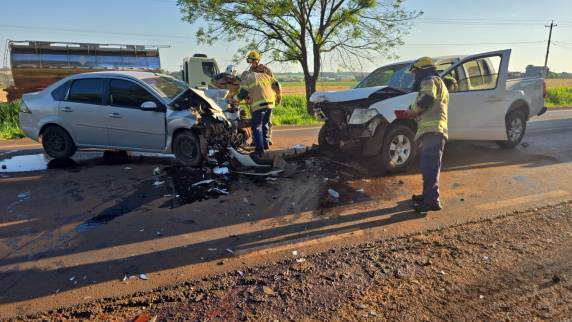 Colisão frontal entre veículos deixa motorista ferido na BR-472 em Santa Rosa - foto 3