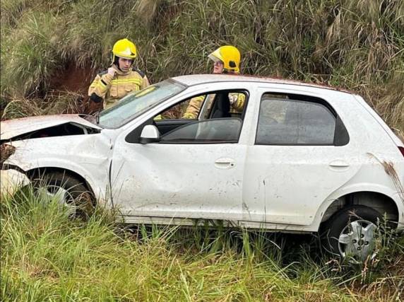 Acidente grave na RS-475 em Getúlio Vargas deixa três feridos - foto 2